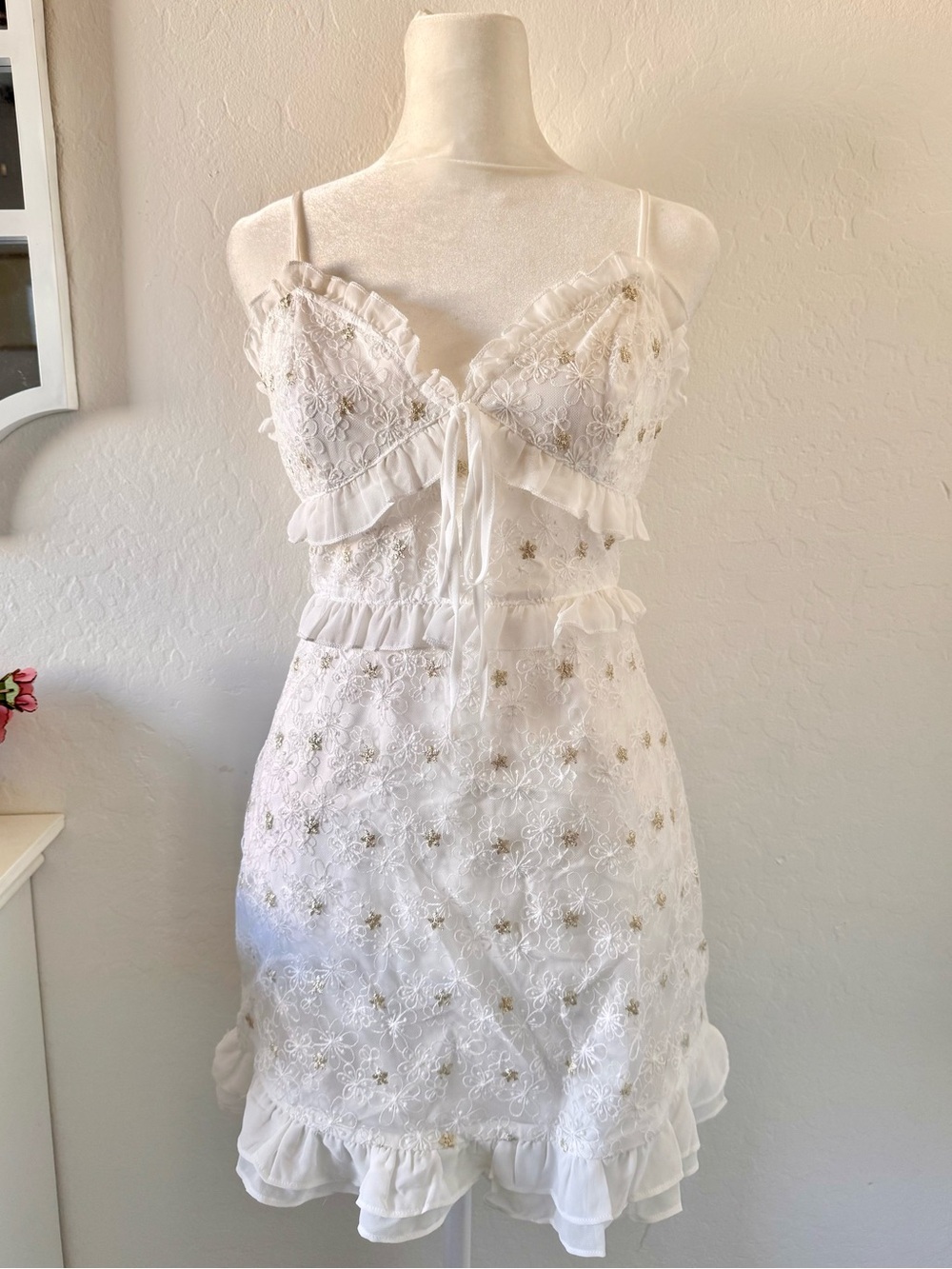 Le Lis White and Gold Lace and Floral Embroidered Ruffle Mini Dress - Size S